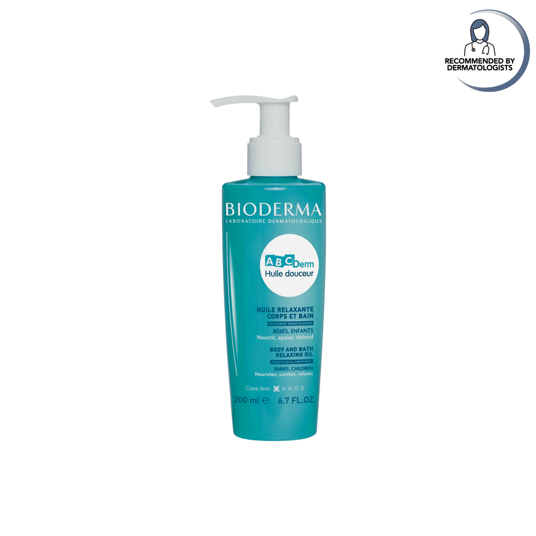 Bioderma bottle of ABCDerm Hèlle douceur on a white background